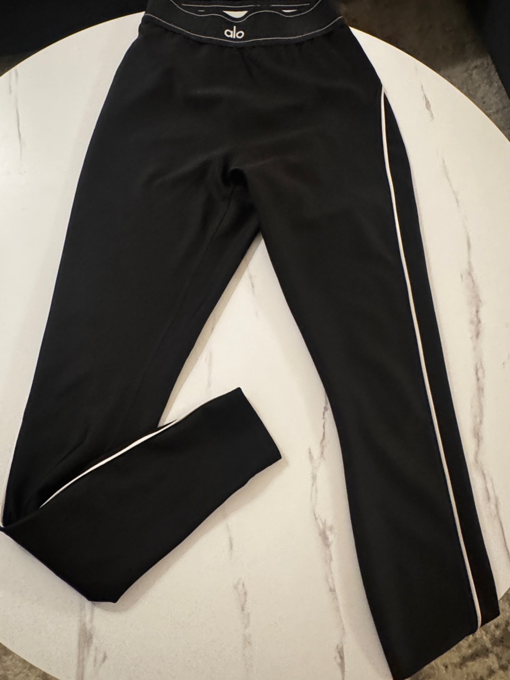 Alo Airlift High-Waist Suit Up Legging - Picture 2 of 8
